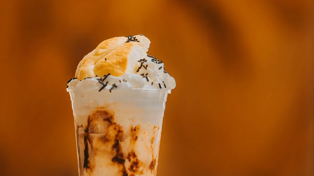 Milkshake with hot fudge sauce